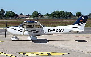 Bild: 20013 Fotograf: Frank Airline: Flight Center Hannover GmbH Flugzeugtype: Cessna 172S Skyhawk SP