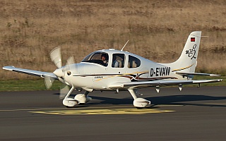 Bild: 24728 Fotograf: Frank Airline: Privat Flugzeugtype: Cirrus Design SR22 G2