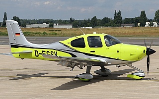 Bild: 26020 Fotograf: Frank Airline: Motorflugschule Egelsbach Flugzeugtype: Cirrus Design SR22T