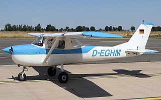 Bild: 26096 Fotograf: Frank Airline: Privat Flugzeugtype: Reims Aviation Reims-Cessna F150J