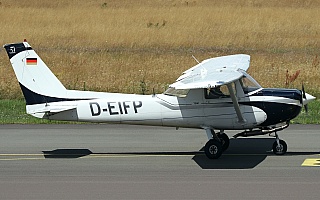 Bild: 26060 Fotograf: Frank Airline: Hanseatischer Fliegerclub Frankfurt e.V. Flugzeugtype: Reims Aviation Reims-Cessna F152